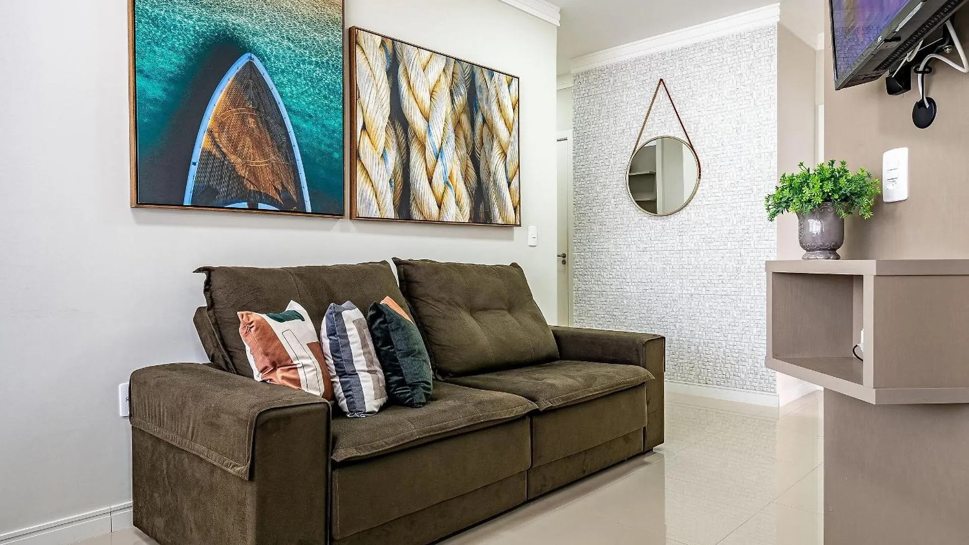 Apartment 403 - Lindo Apto Com 02 Dormitorios Com Localizacao Privilegiada Em Bombas. Bombinhas